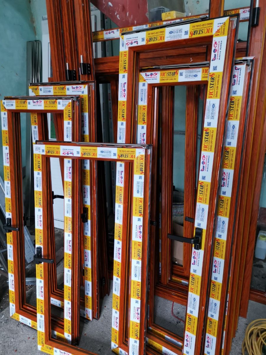 Cửa nhôm vân gỗ sồi mỹ